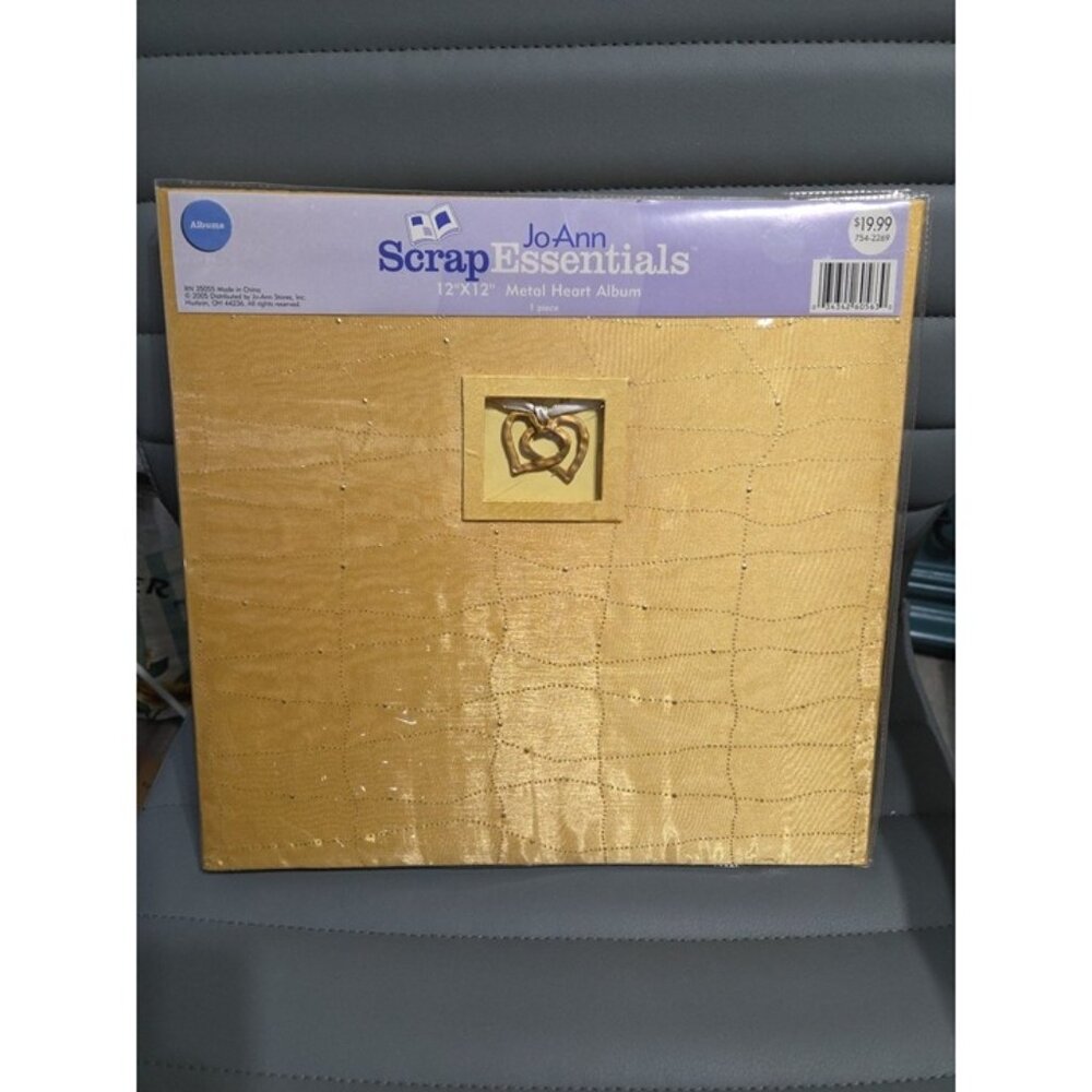 Vintage Joann Scrapbook 12x12 Acid Free 10 Sheet Gold Metal Heart Album